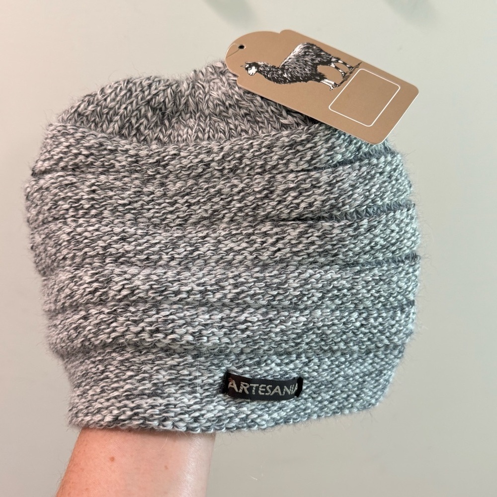 NWT‎ Artesania Grey Alpaca Blend Ponytail Beanie Hat